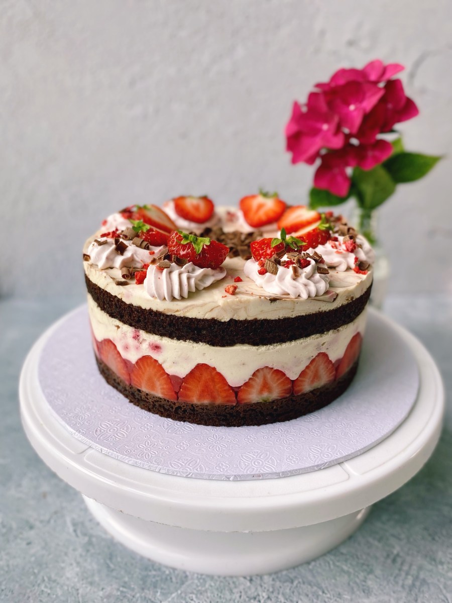 Erdbeer-Yogurette-Torte (vegan)